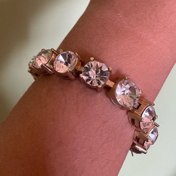 Elegant Express Gold White Crystal Bracelet - Picture 5 of 7